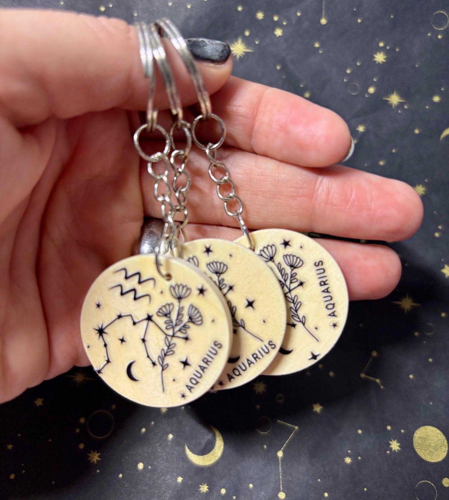 Aquarius Zodiac Constellation Keyring – Wooden Star Sign Keychain