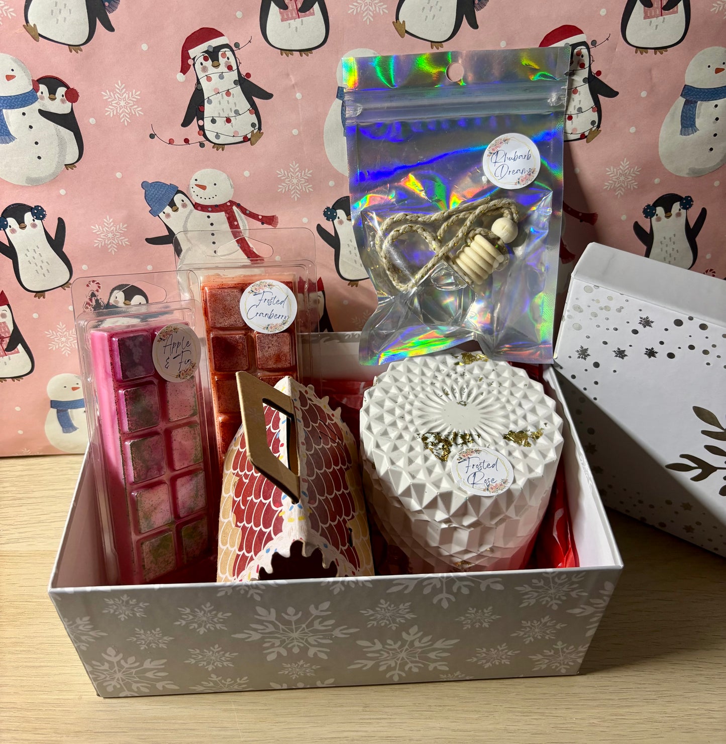 💙 Blue & Gold Christmas Gift Box – Luxury Handmade Candle & Wax Melt Gift Set