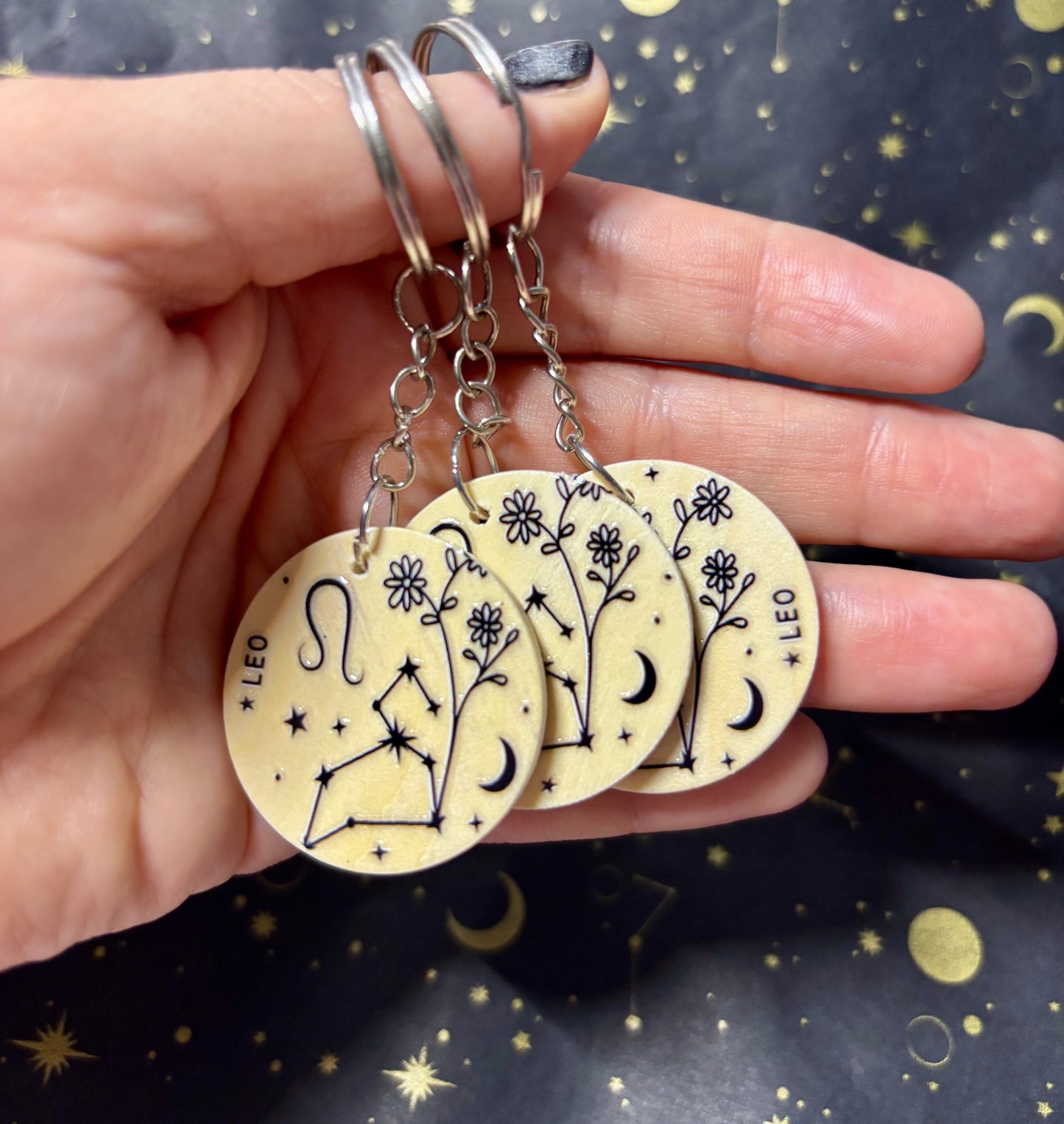 Leo Zodiac Constellation Keyring – Wooden Star Sign Keychain