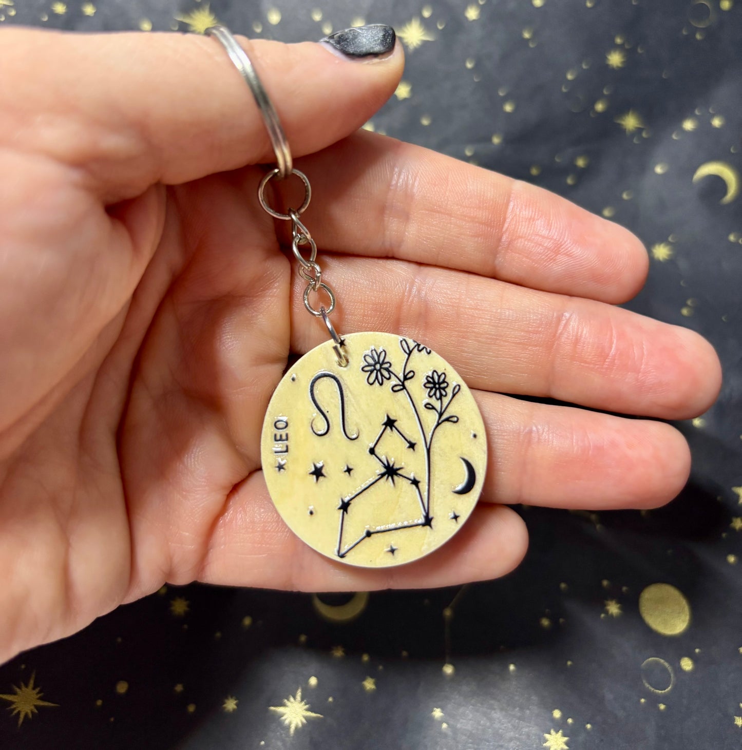 Leo Zodiac Constellation Keyring – Wooden Star Sign Keychain