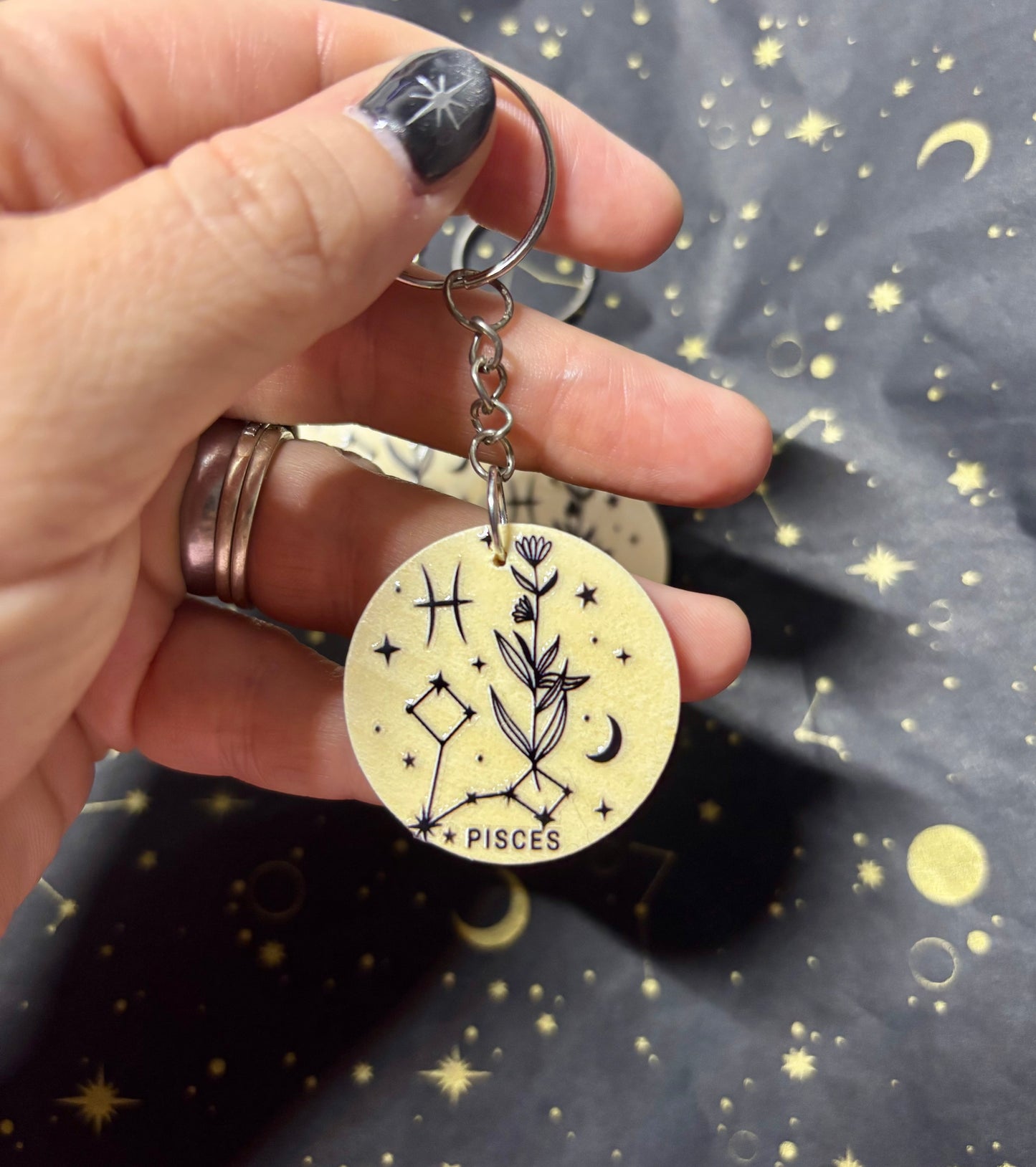 Pisces Zodiac Constellation Keyring – Wooden Star Sign Keychain