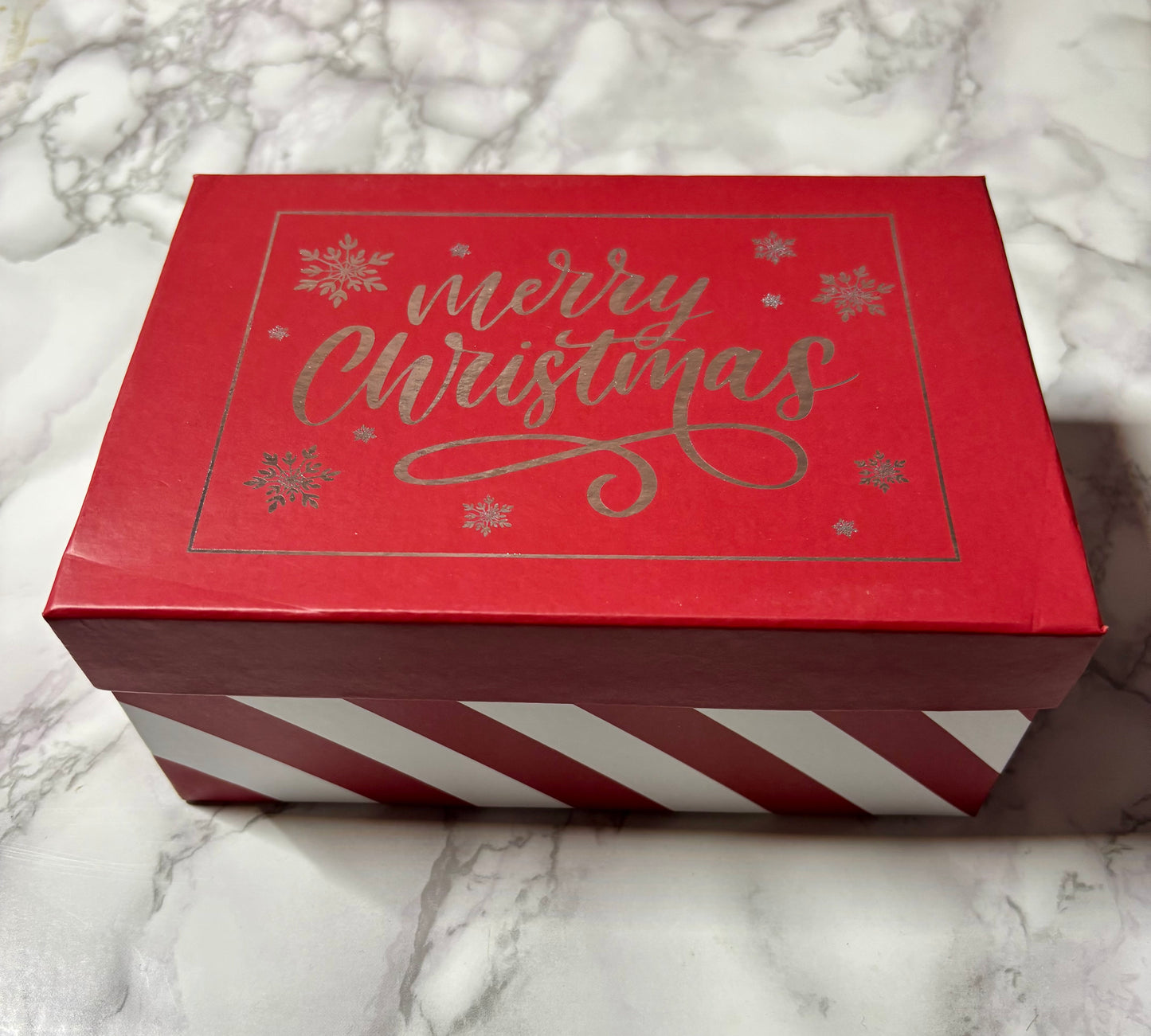 🎁 Mini Christmas Gift Box – Candle, Car Diffuser & Pocket Hug