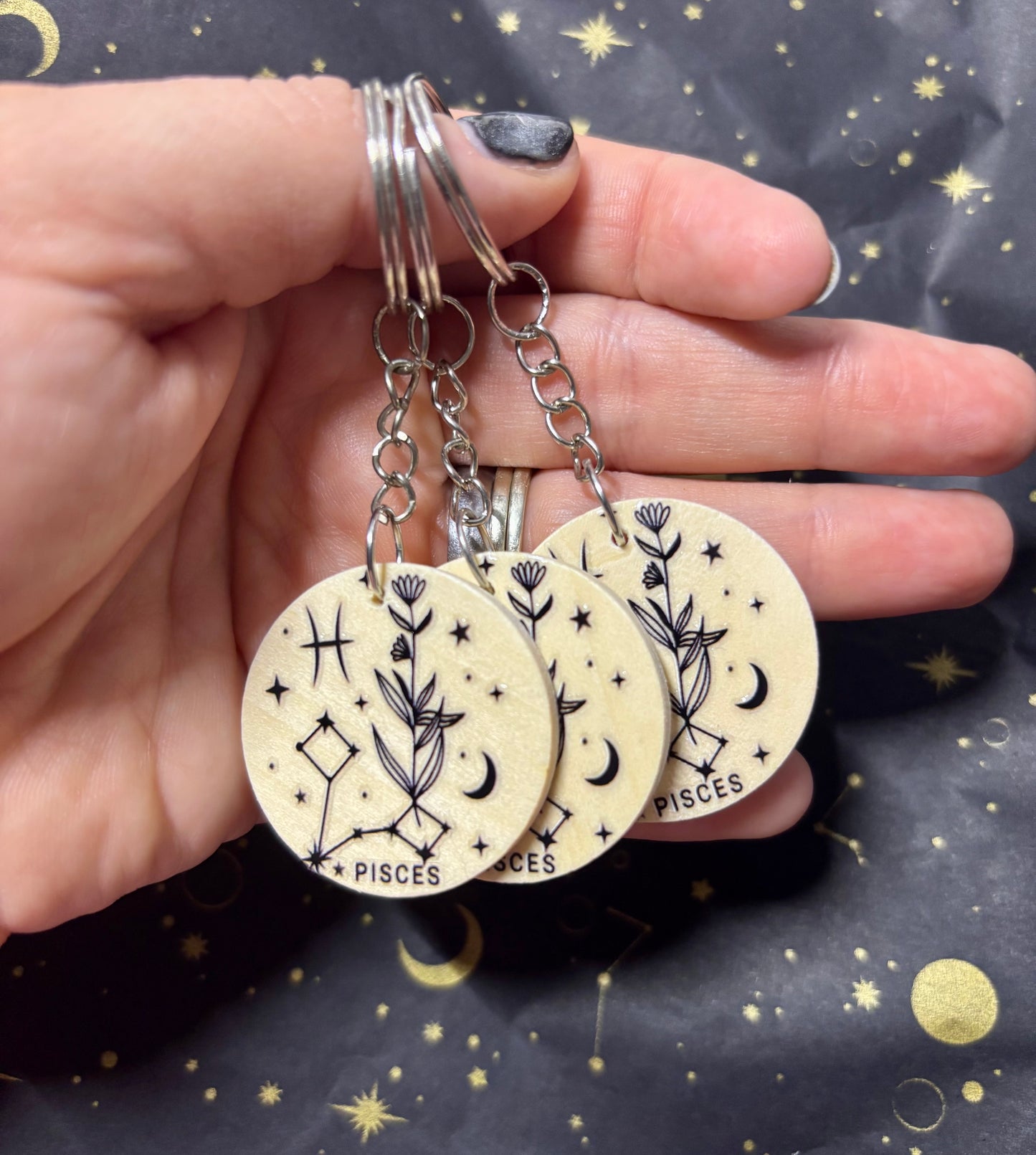 Pisces Zodiac Constellation Keyring – Wooden Star Sign Keychain