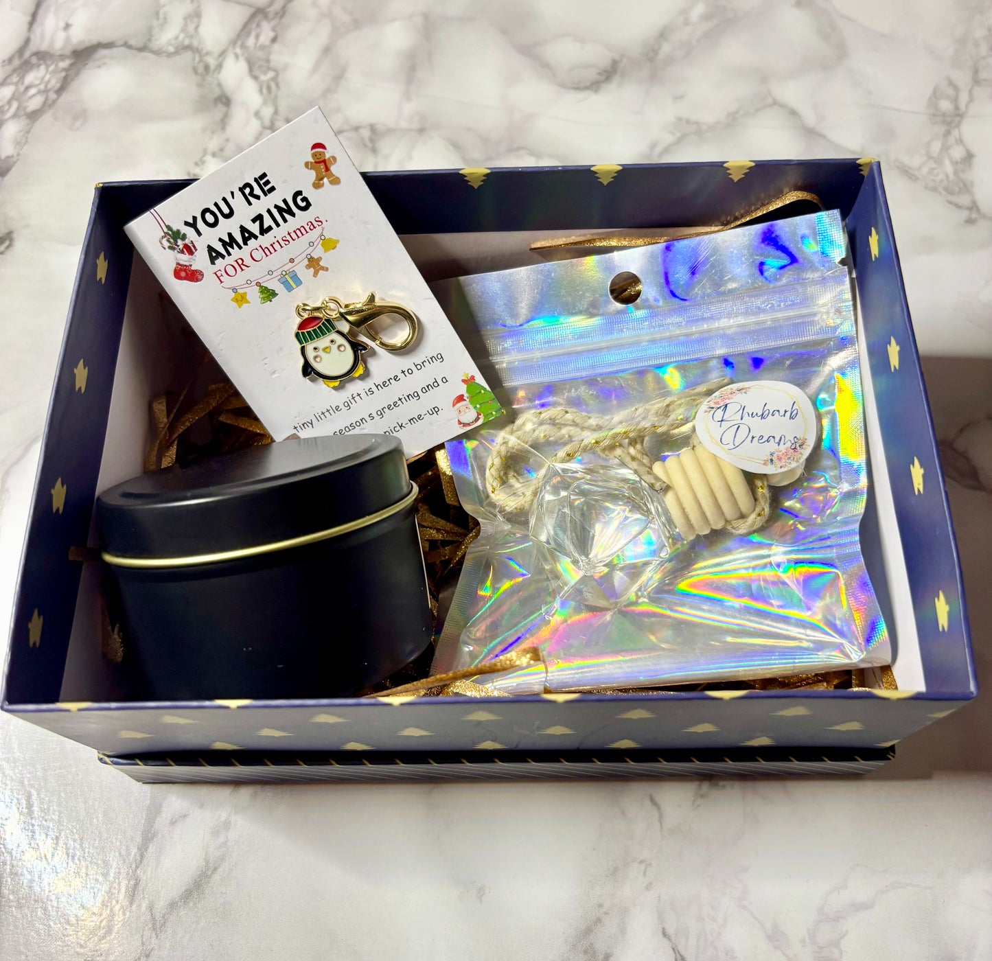 🎁 Mini Christmas Gift Box – Candle, Car Diffuser & Pocket Hug