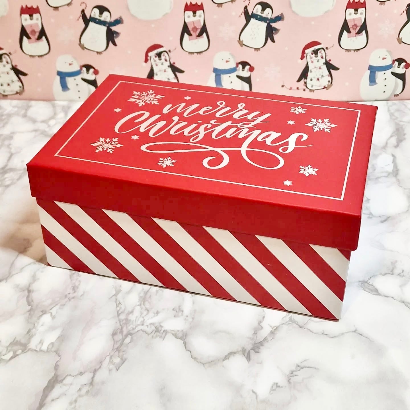 🎄 Red & White Christmas Gift Box – Handmade Candle & Wax Melt Gift Set